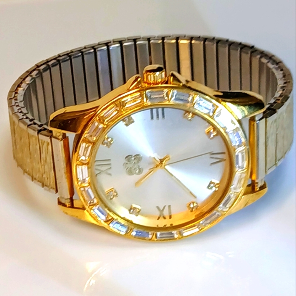 Luxurious Golden Curations Watch W/ Gold Tone Expansion Band